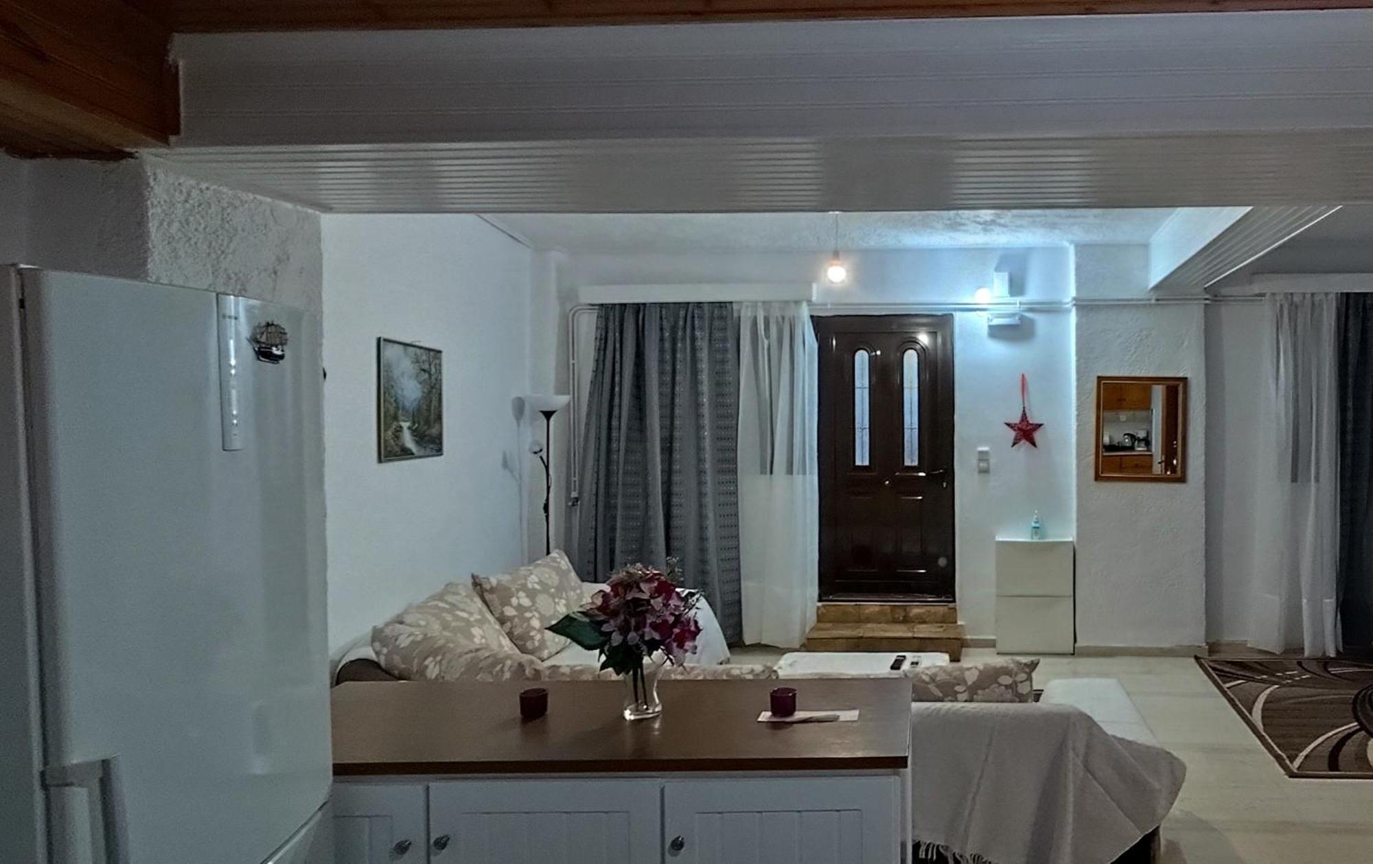 Ευρύχωρο Και Άνετο Διαμέρισμα Στην Ιτέα Joanna'S Apartment Kirra 外观 照片